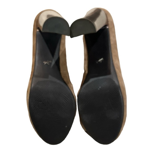 KENNETH COLE NewYork Tan Suede Heels - Picture 7 of 9